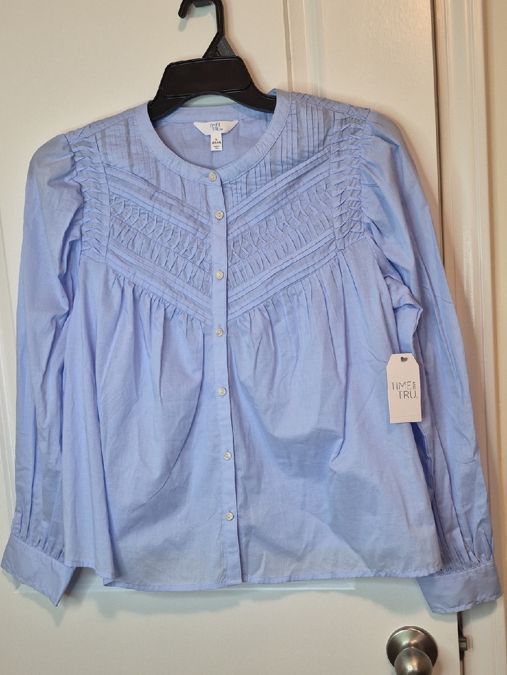 Time and Tru Women's Light Blue Pintuck Button-Front Blouse Size L